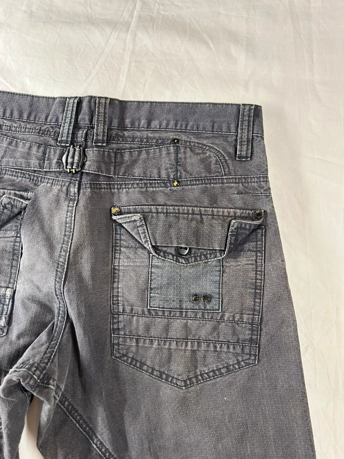 Pantalón corto gris vintage Celio estilo retro y2k – photo 14
